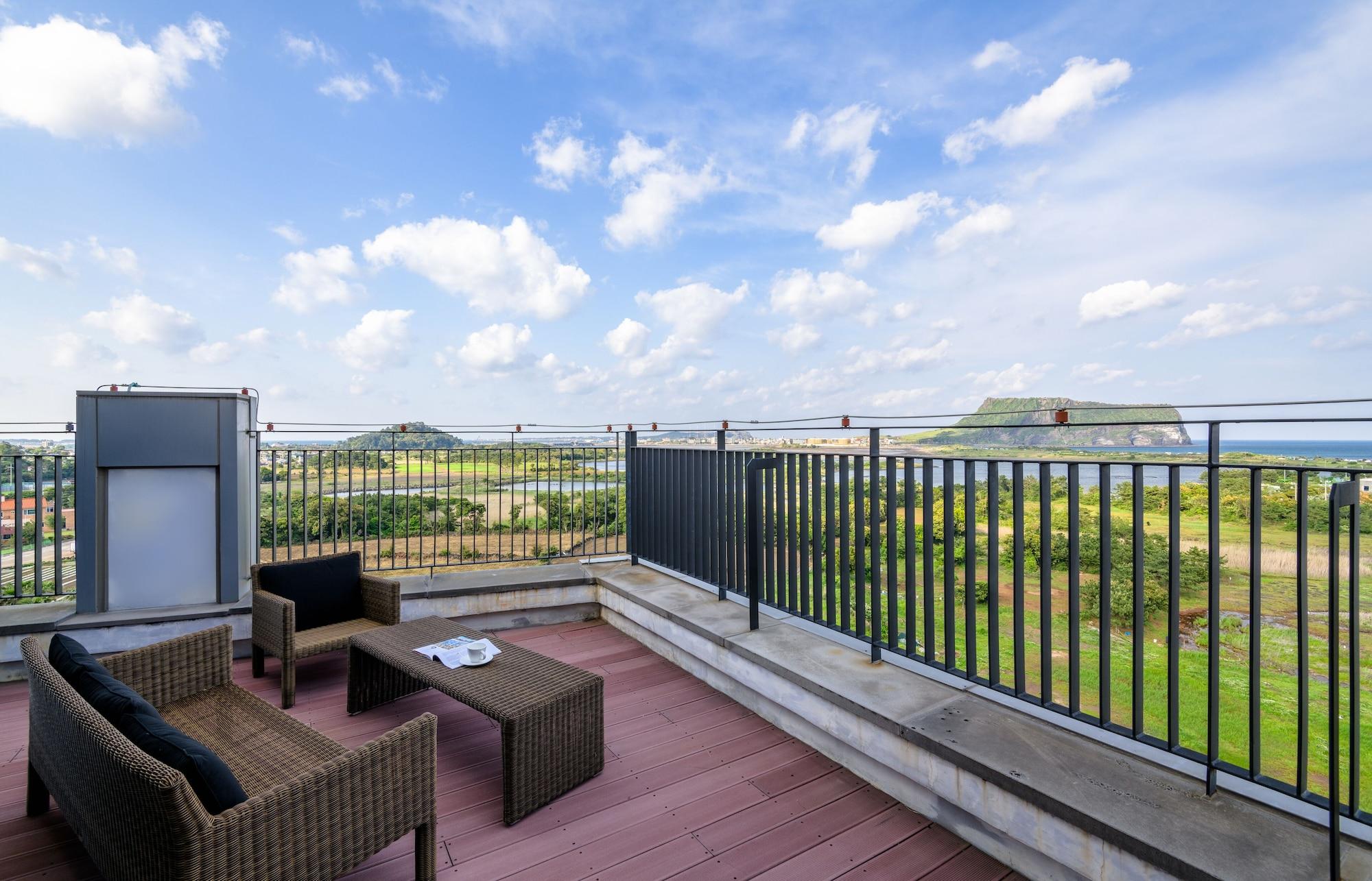 Brown Suites Hotel And Resort Jeju Esterno foto