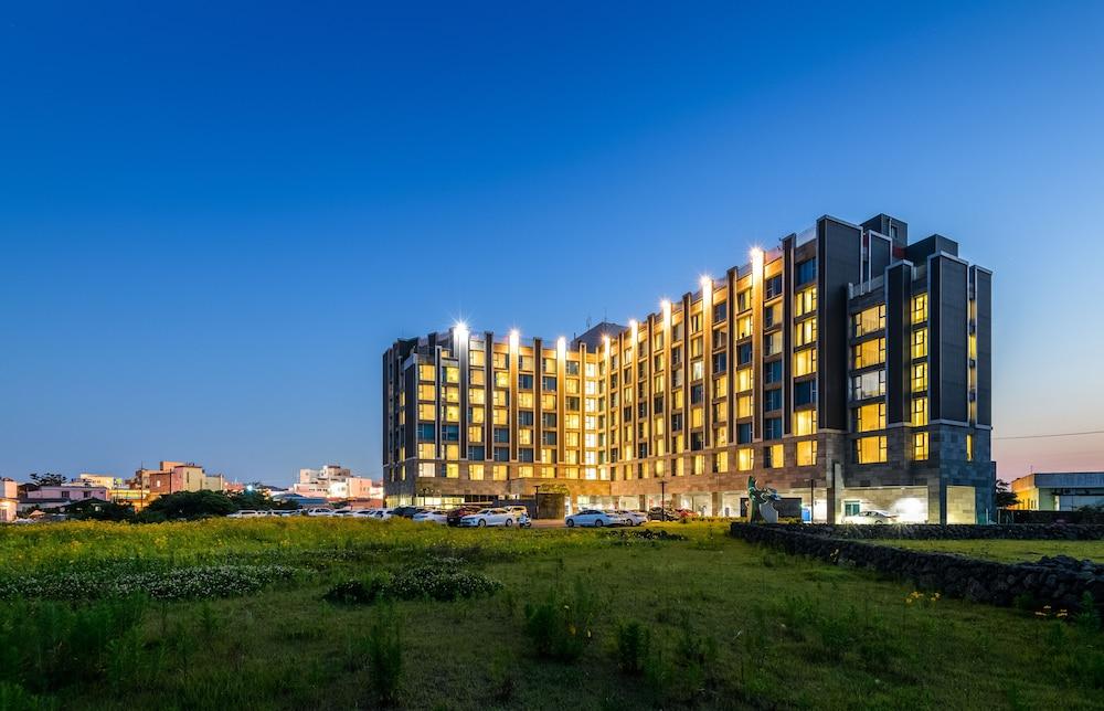 Brown Suites Hotel And Resort Jeju Esterno foto