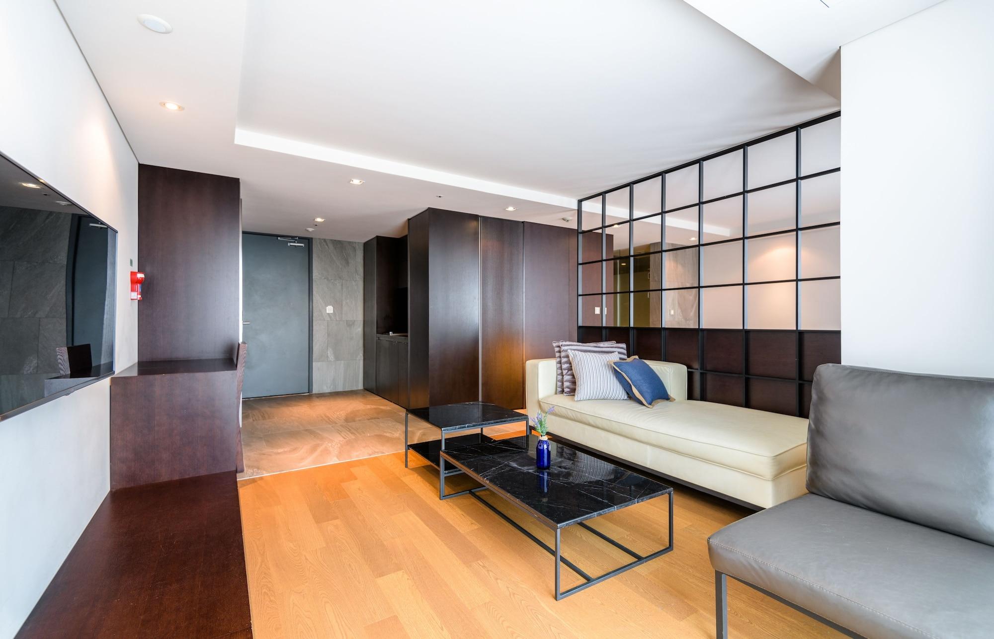 Brown Suites Hotel And Resort Jeju Esterno foto
