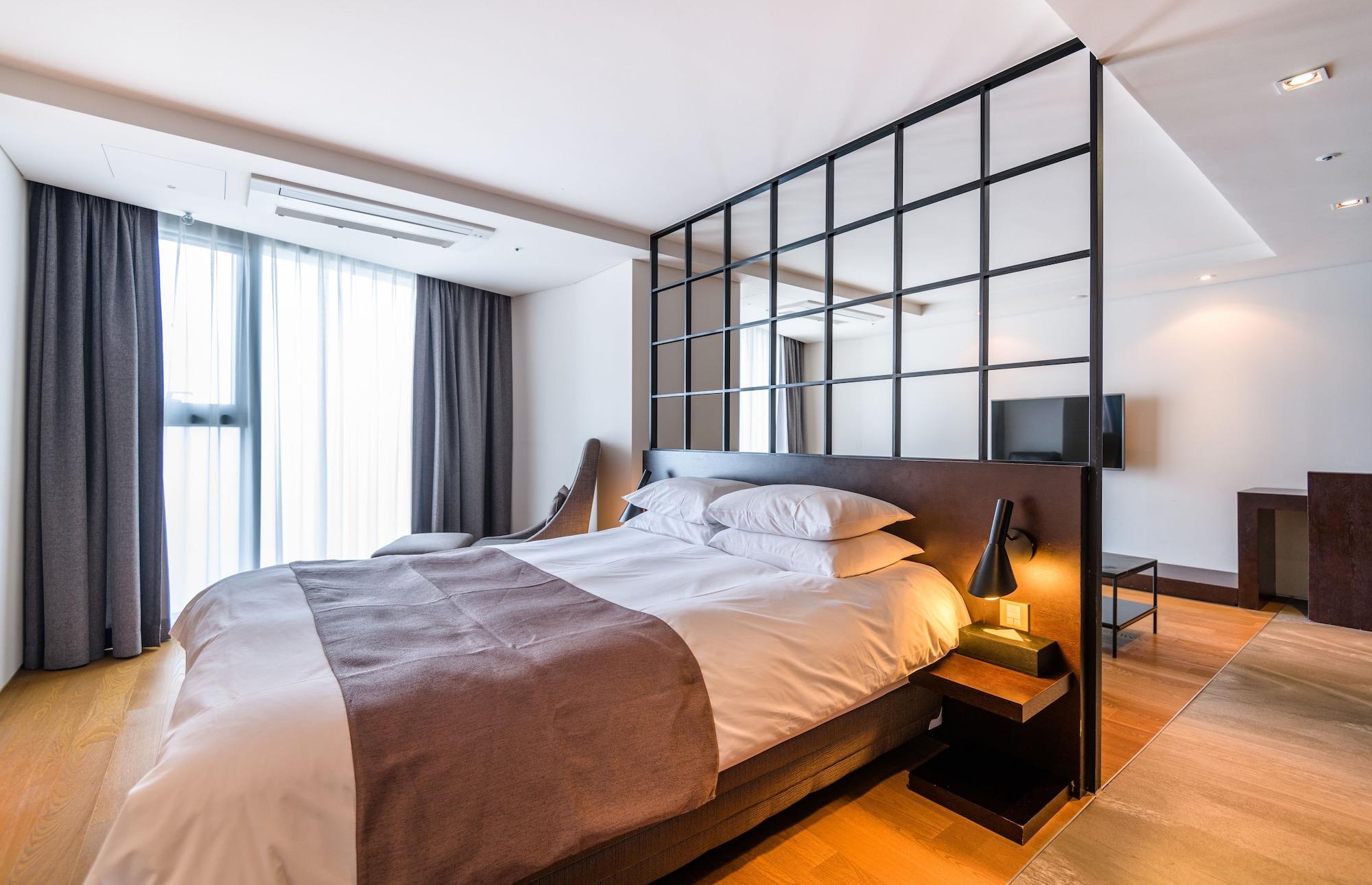 Brown Suites Hotel And Resort Jeju Esterno foto