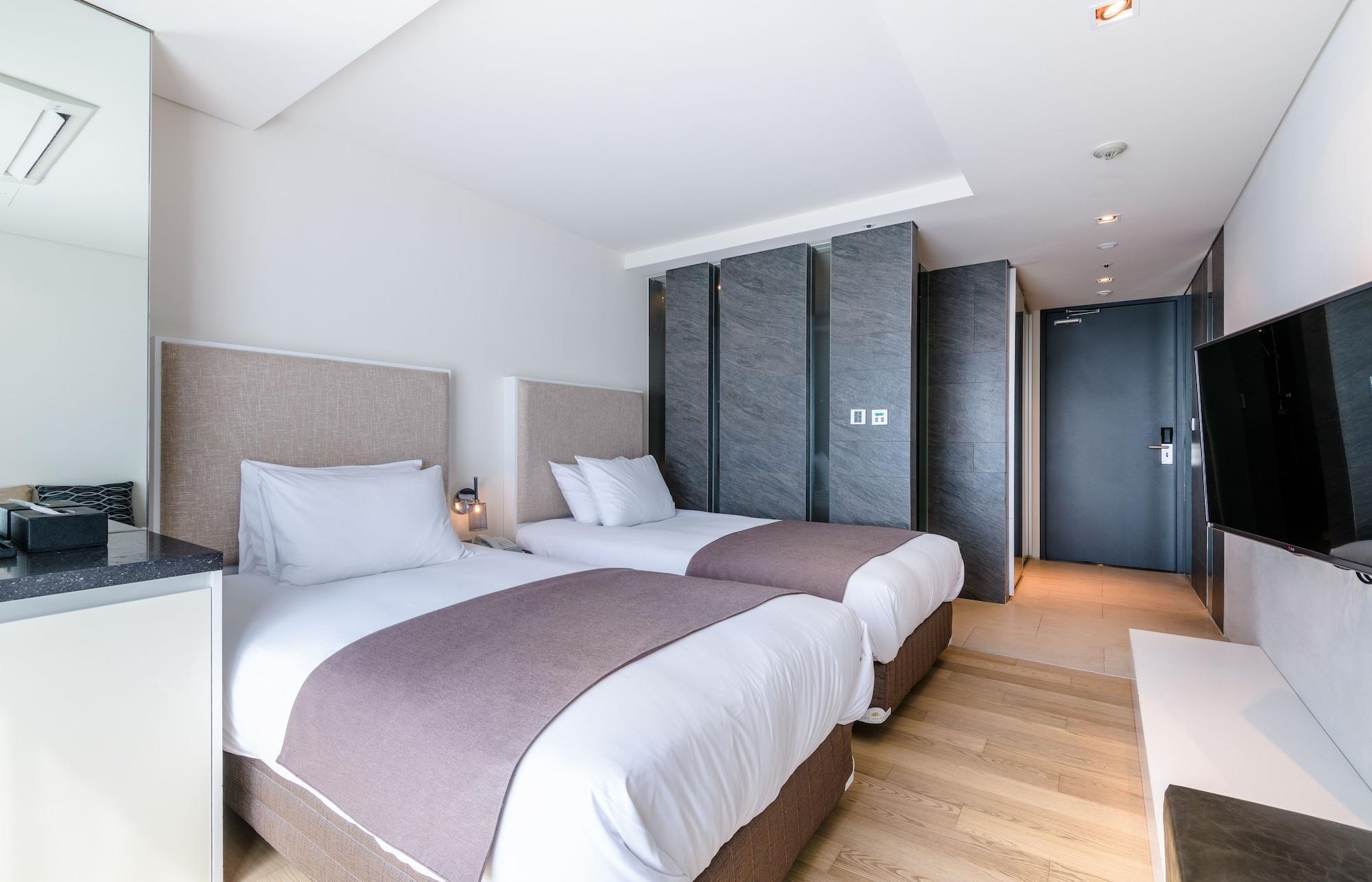 Brown Suites Hotel And Resort Jeju Esterno foto