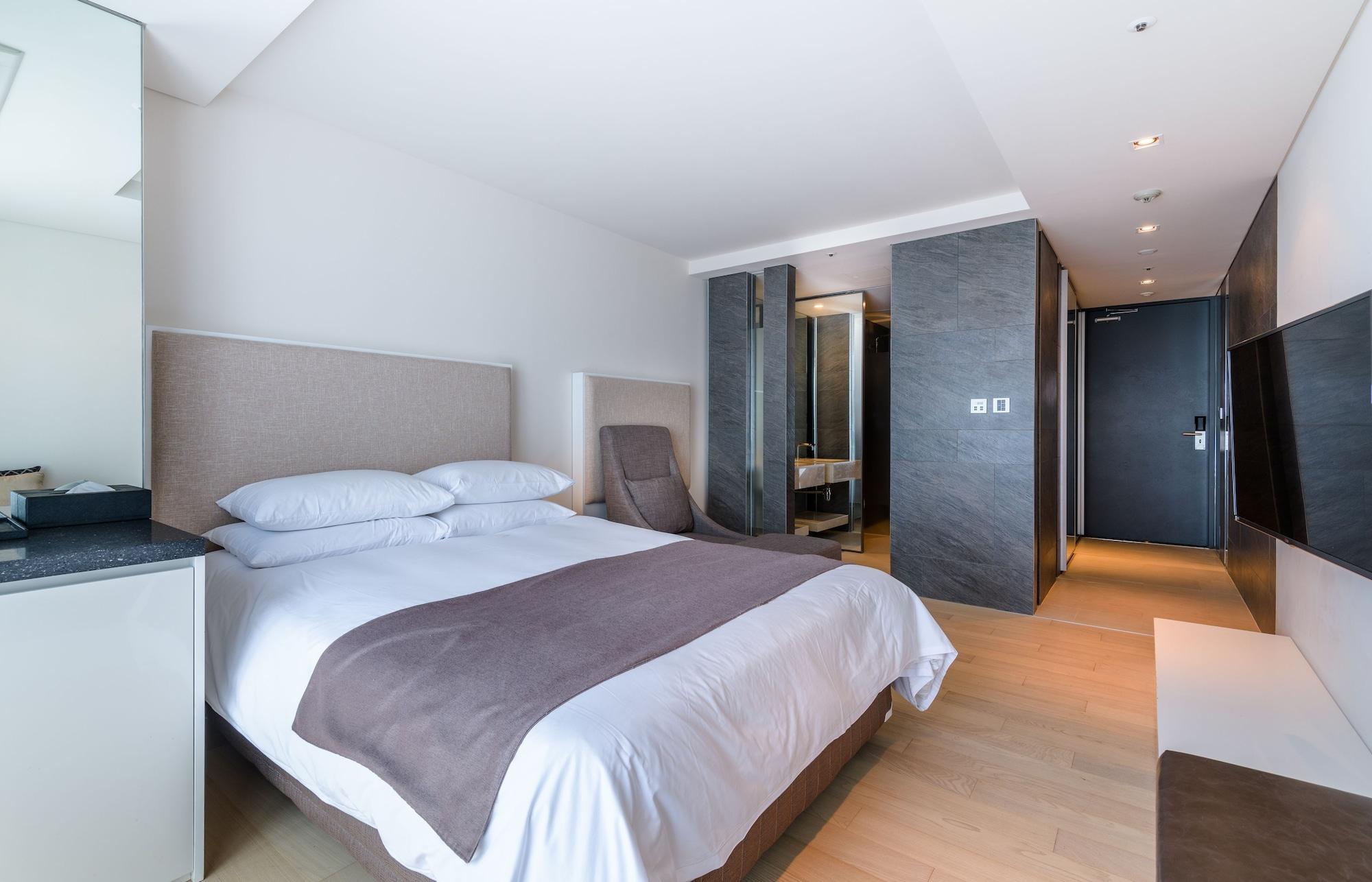 Brown Suites Hotel And Resort Jeju Esterno foto