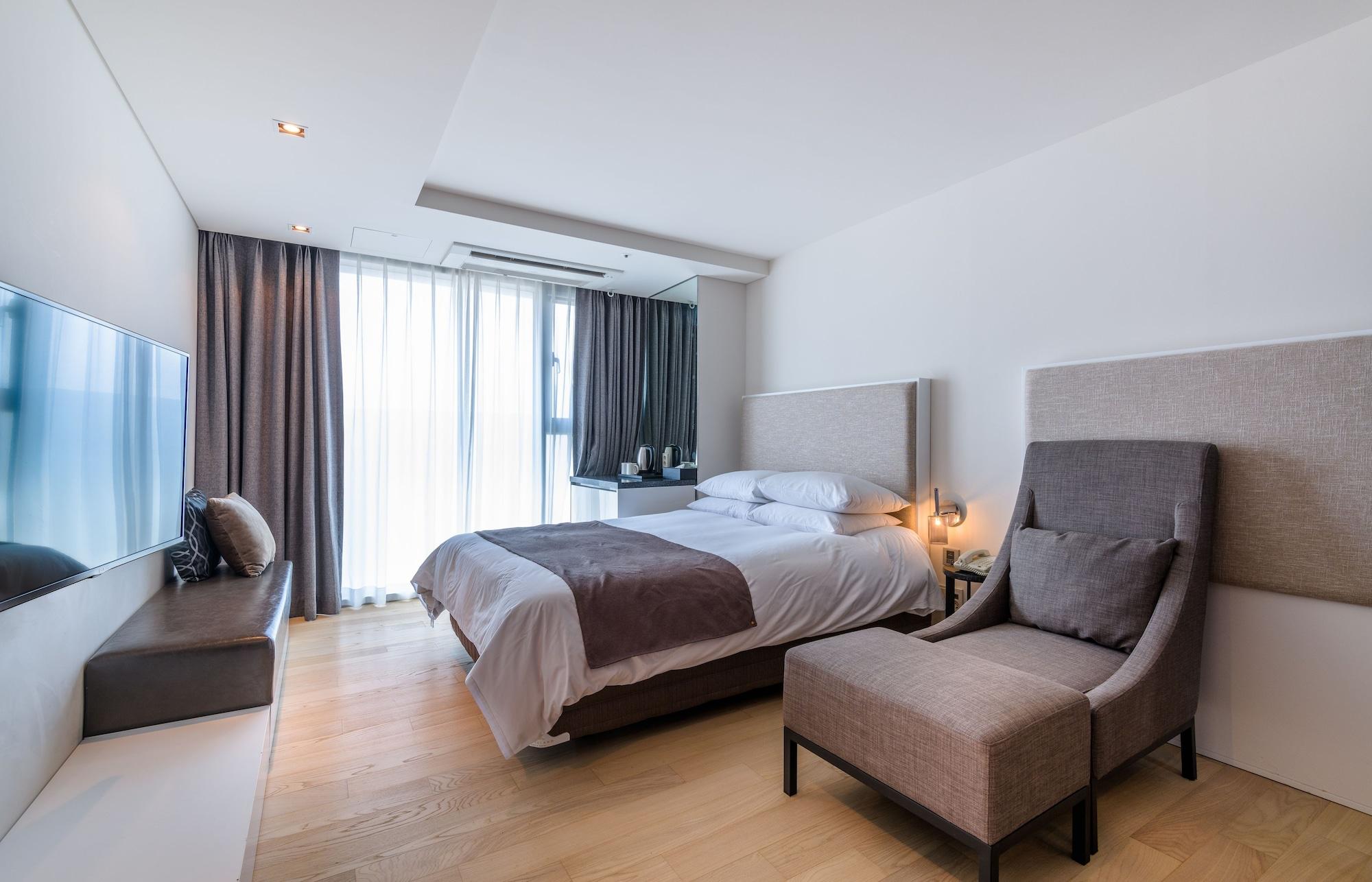 Brown Suites Hotel And Resort Jeju Esterno foto