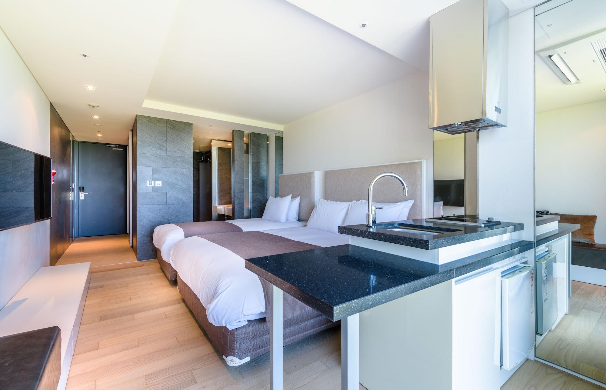 Brown Suites Hotel And Resort Jeju Esterno foto