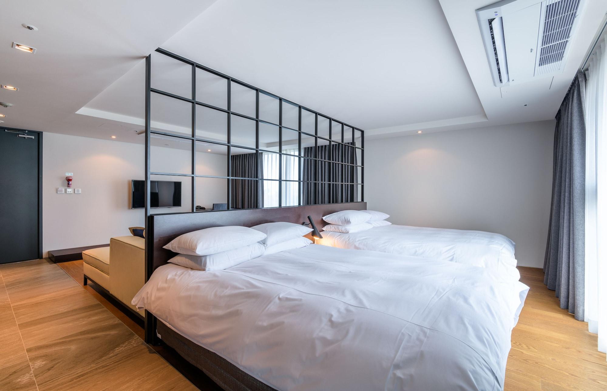 Brown Suites Hotel And Resort Jeju Esterno foto