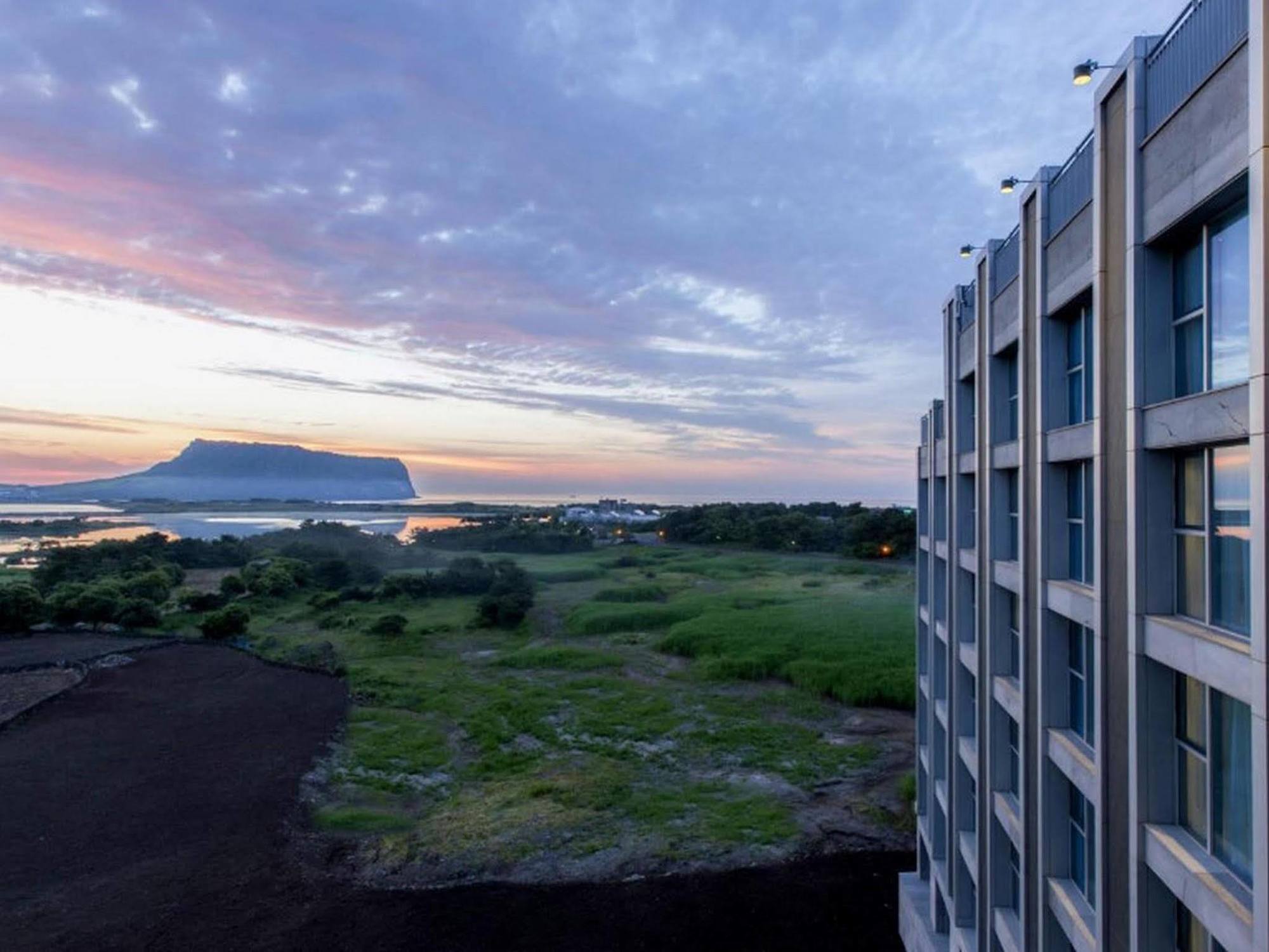 Brown Suites Hotel And Resort Jeju Esterno foto