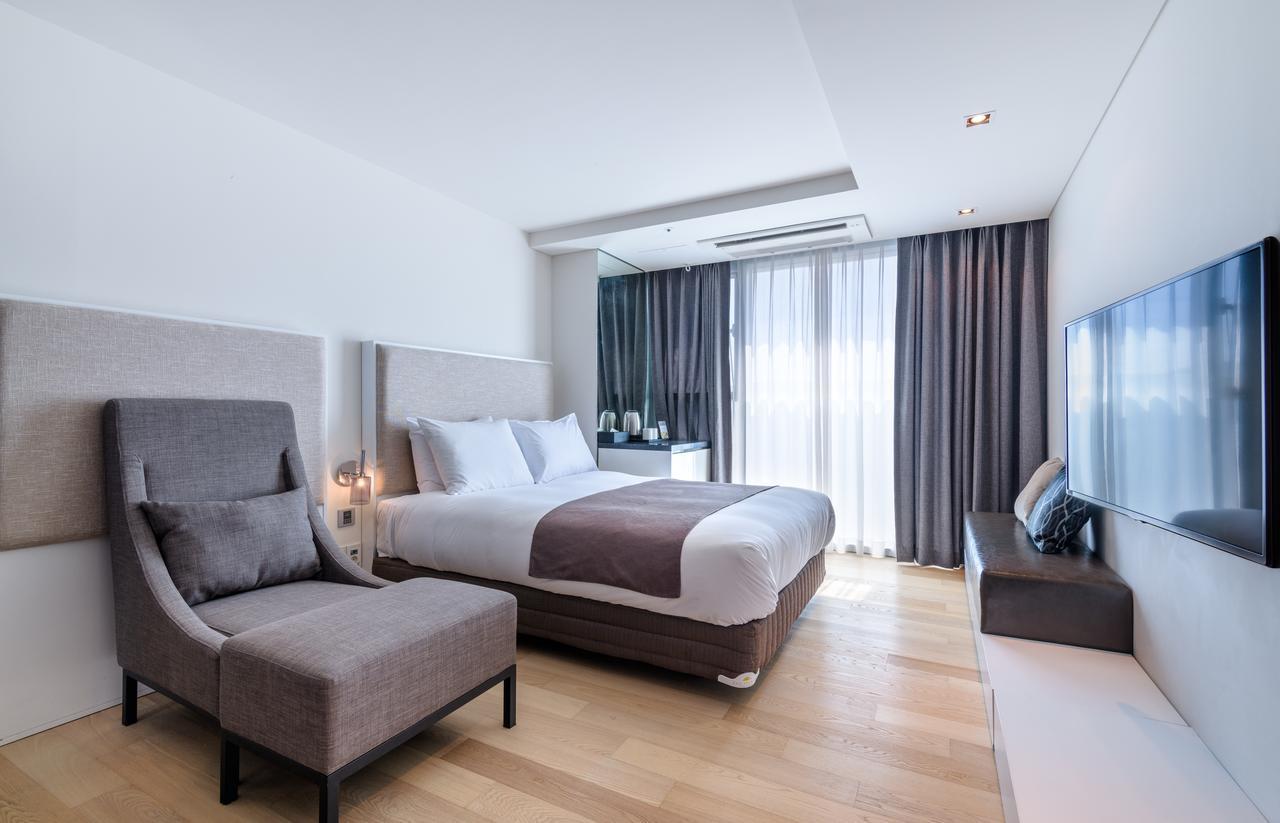 Brown Suites Hotel And Resort Jeju Esterno foto