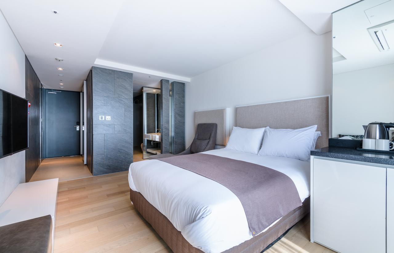 Brown Suites Hotel And Resort Jeju Esterno foto