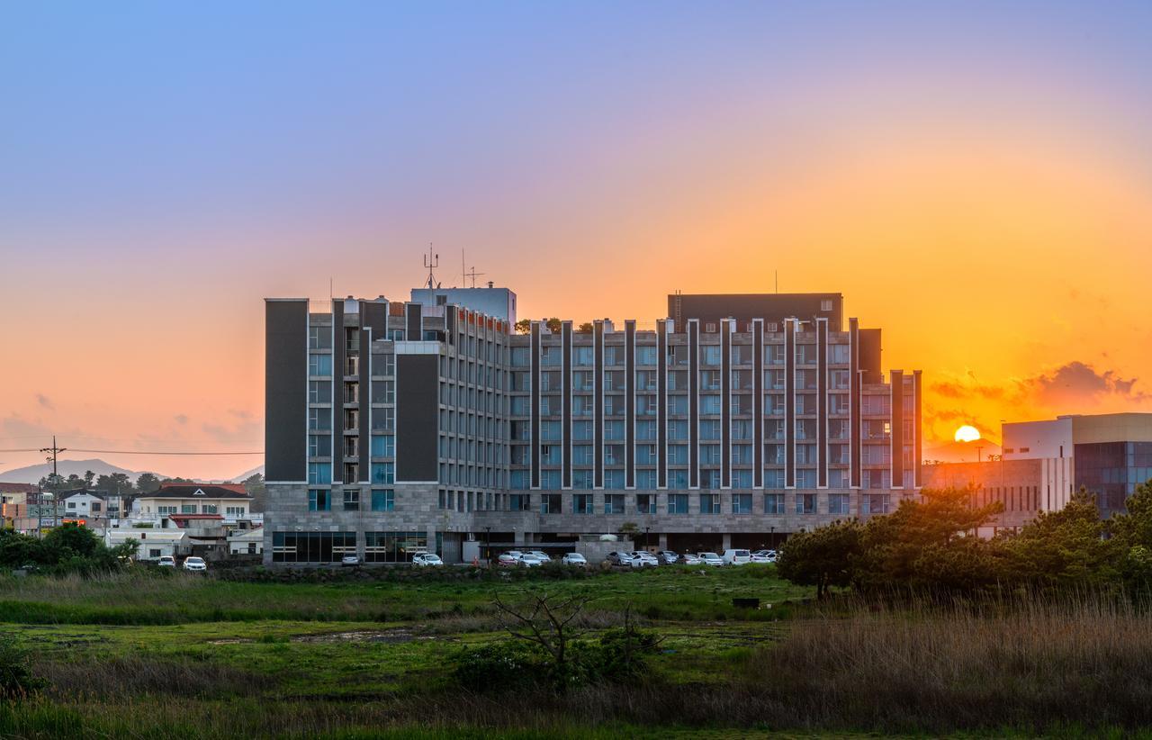 Brown Suites Hotel And Resort Jeju Esterno foto